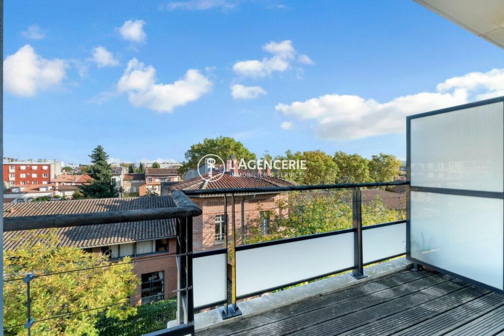 Busca, élégance urbaine – T2 lumineux avec terrasse et stationnement