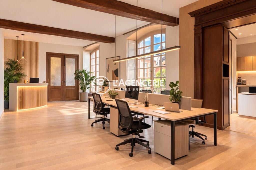 Au calme, au centre des Carmes – Bureau modulable à usage professionnel